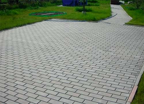 Площадка из брусчатки